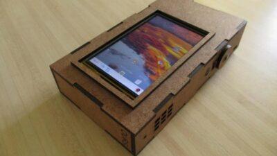 DIY phone with cardboard cover and a smartphone display