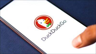 Phone screen showing duck logo and text DuckDuckGo